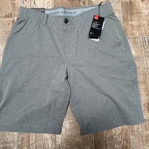 NWT Under Armour Golf/Casual Grey Shorts / 34